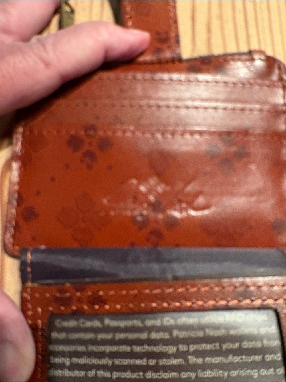 New Patricia Nash Rustic Brown Floral Embossed Leather Card Wallet - Picture 5 of 9